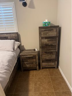 Chest of Drawers/Queen Bedroom set