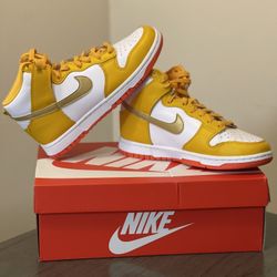 Nike Dunk High University Gold