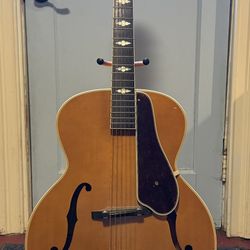 Ephiphone Masterbilt Deluxe 