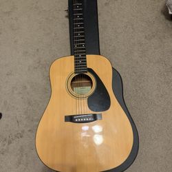 Yamaha Acoustic Guitar 