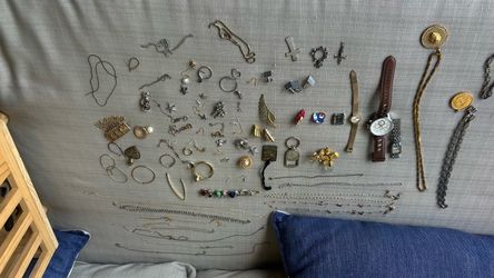 Mixed Jewelry and Accessories Lot