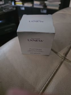 Isa Knox LXNEW Platinum Sculpting Day Cream