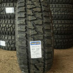 33/1250/17 Maxtrek Fortis RT Tires Set New 