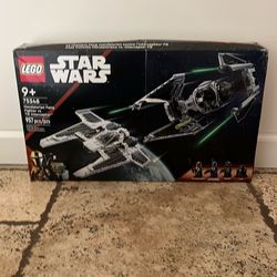Mandalorian Fang Fighter vs TIE Interceptor Lego set