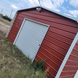 Building /Garage 18' X  20' 