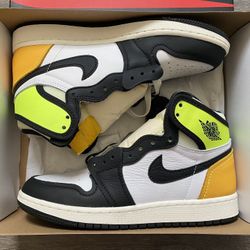 Air Jordan 1 Retro High OG "Volt Gold" - New with Box - Size 4Y - 5.5 Women’s