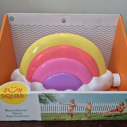 NEW SUN SQUAD RAINBOW MIST SPRINKLE FOR KIDS ATTACHES TO STANDARD GARDEN HOSE