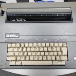 Vintage Smith Corona Electric Typewriter SL 470