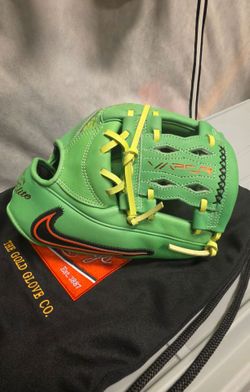 Nike 11.5 Vapor Elite Series Glove - Grinch (Kobe)