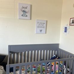 Baby Crib With Mattress 