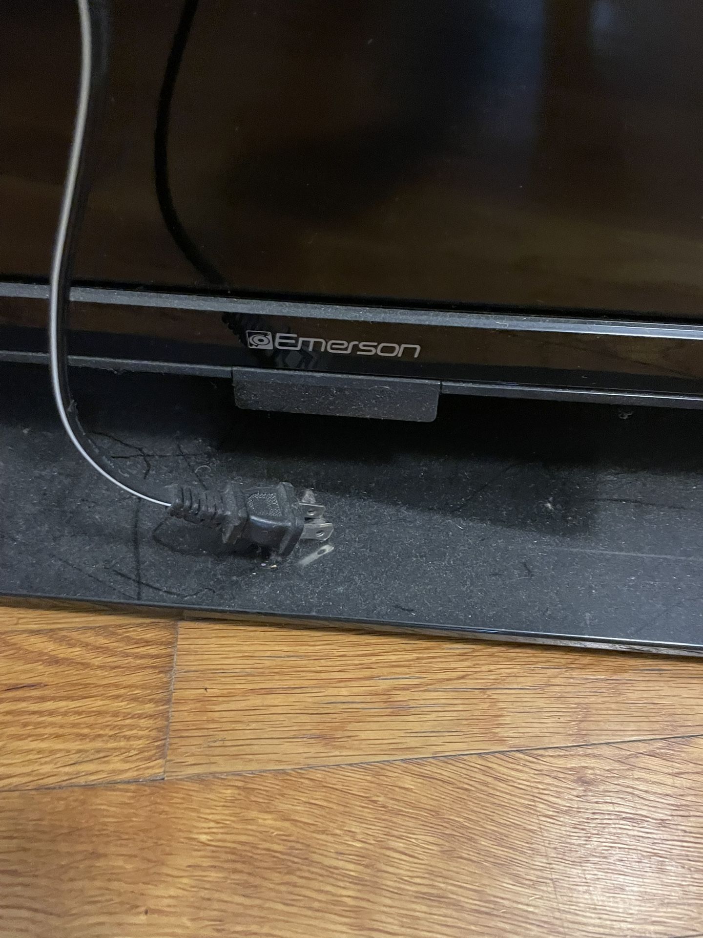 50” Emerson TV