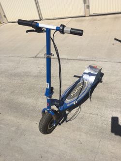 Razor for adult size low baterias no charge