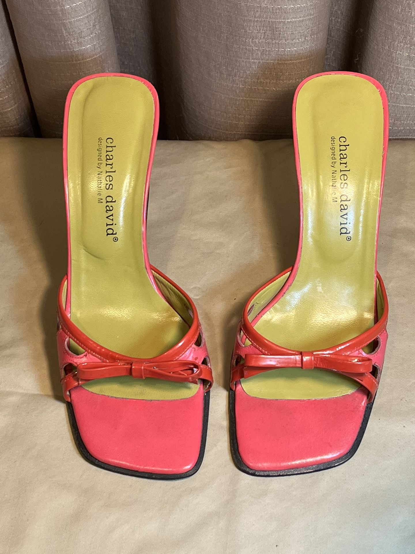 Sz 7 B Charles David Pink Red Black Heeled Mules