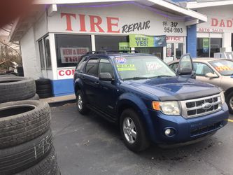 2008 Ford Escape 4x4 tow hitch Nice Blue clean