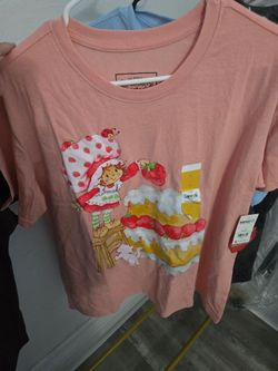 Strawberry shortcake woman Tshirt Size:L