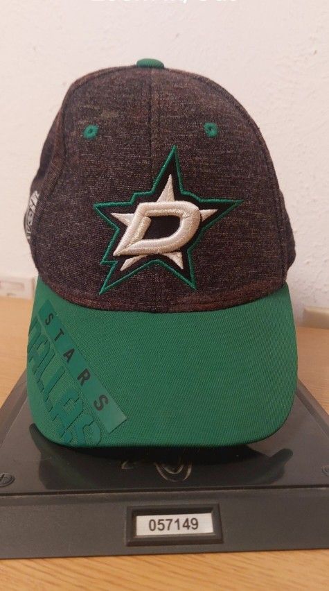 Dallas Stars (L/XL) Large / X-Large Center Ice NHL Hockey Hat