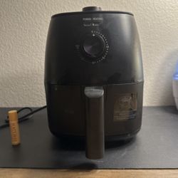 Black Air fryer and Microwave