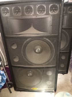 Pair Of Gemini 3200 300 Watt Speakers