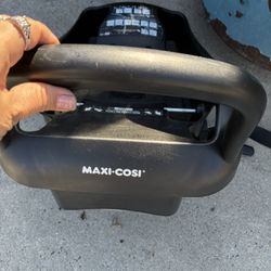 Maxi Cosi Car $10