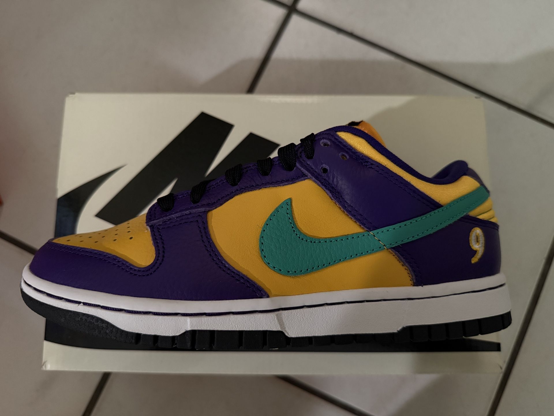 Womens Nike Dunk Low Size 7