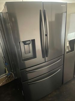 Samsung 4-Door Refrigerator Black Stainless Steel