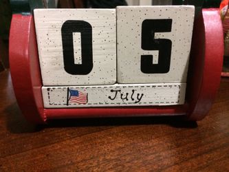 Apple Calendar Block Decoration