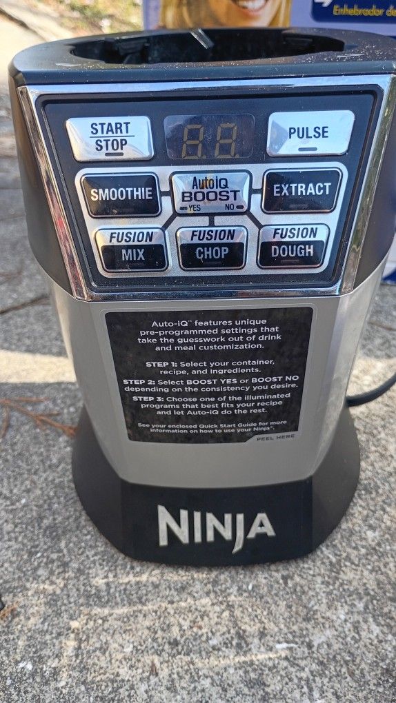 Nutri Ninja Pro Personal Blender – 900W Smoothie Maker, New