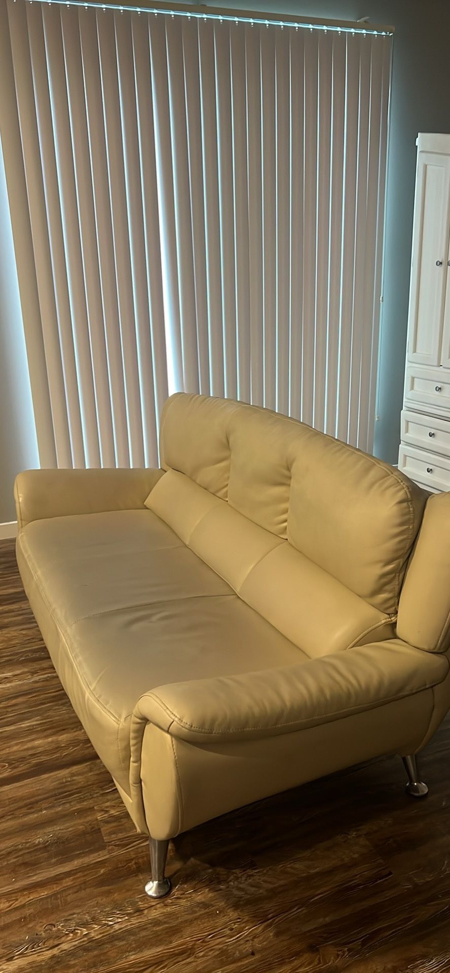 LG COUCH AND 2 MATCHING CHAIRS