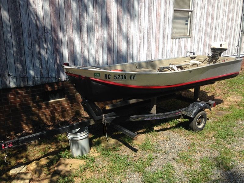 11.5 ft aluminum V hull Jon Boat for Sale in Pinnacle, NC OfferUp