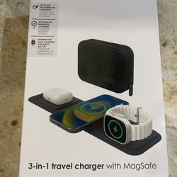 Mophie 3-in-1 Travel Charger With MagSafe