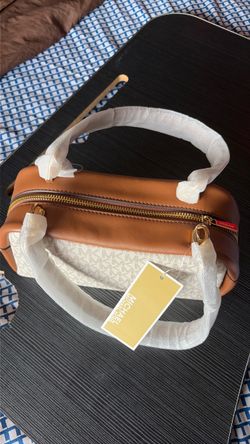 👜 Michael Kors Cecily Shoulder Bag – NWT ✨  $135 OBO