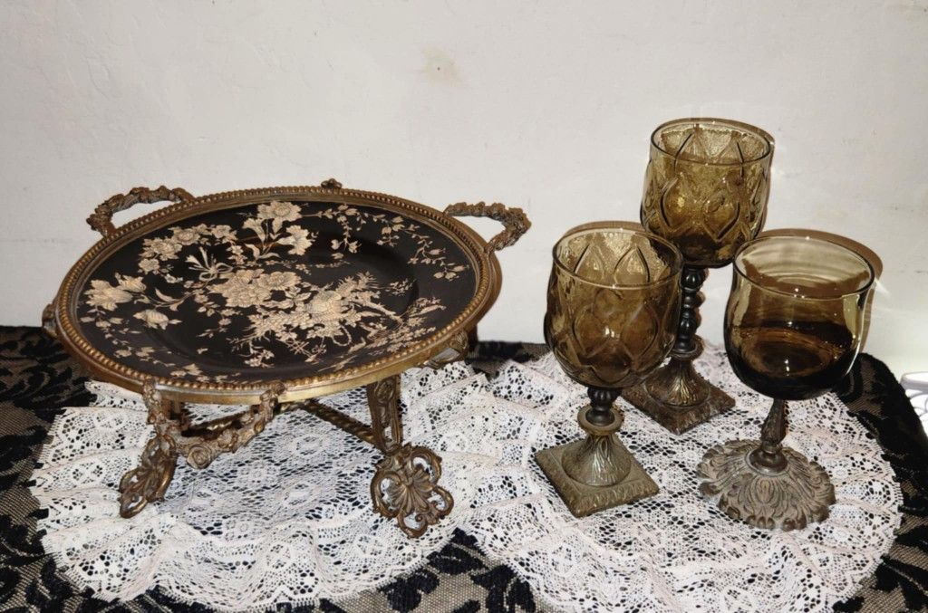 VINTAGE ORNATE VICTORIAN BRASS METAL FOOTED PEDESTAL PLATE VOTIVE CANDLE HOLDER WINE GLASSES