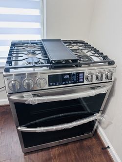 LG 30” ThinQ App WiFi Double Oven / Convection Oven with Air Fryer Gas Range LTGL6937F