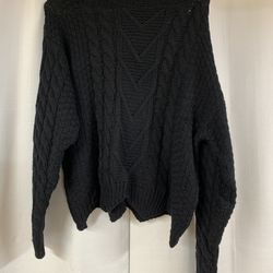 Medium Black Turtle Neck Cable Knit Stitch Sweater