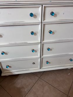 Girls 8 Drawer Dresser