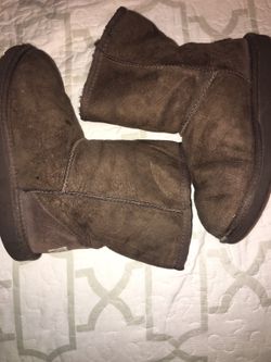 Ugg brown kids boots size 2 y