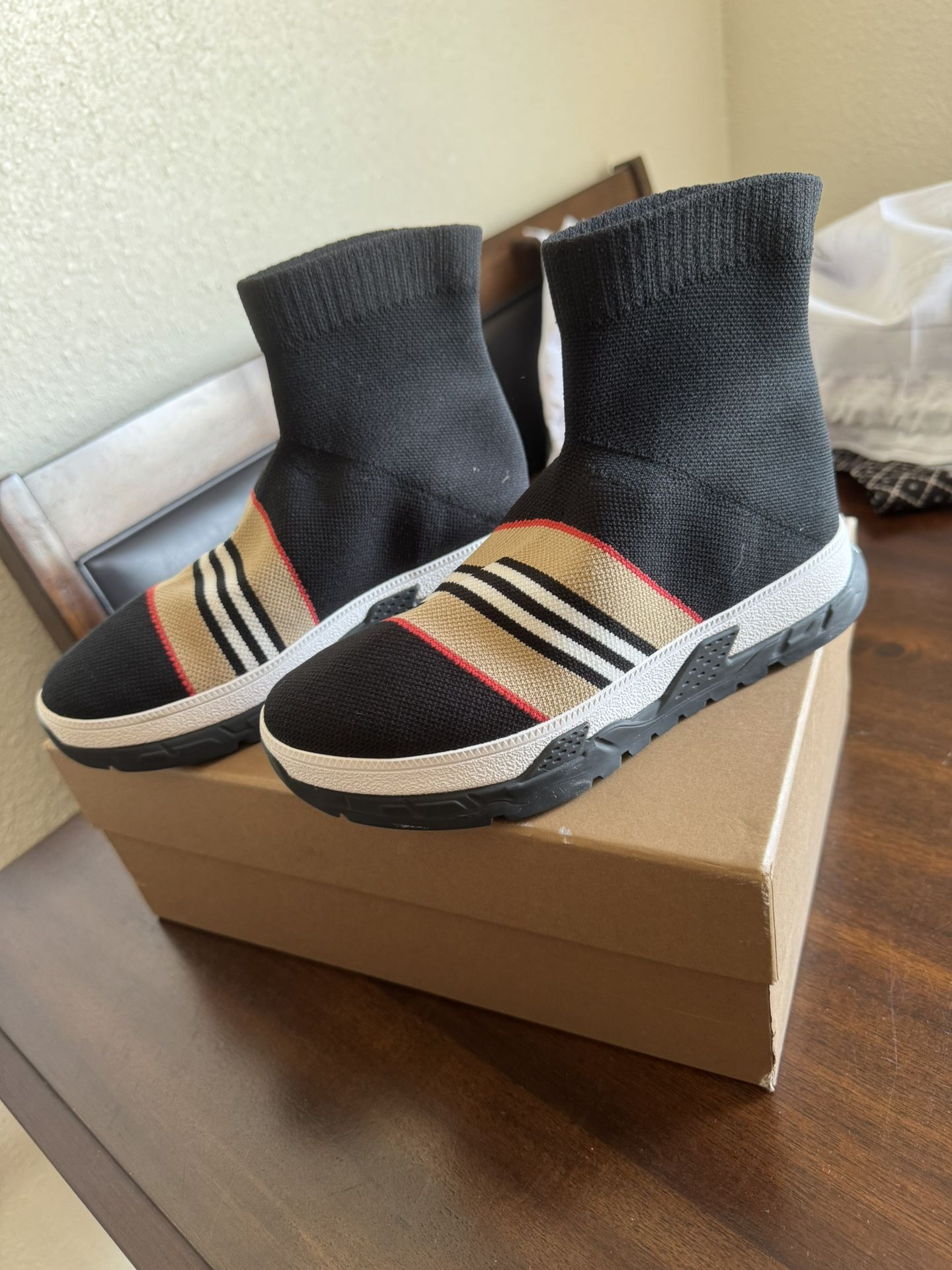 Burberry Sneakers Kids