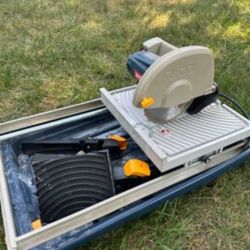 7in wet saw with stand n brand new water pump and almost new blade used few times cuts perfect 