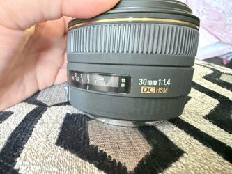 Sigma lens for canon - 30mm f/1.4