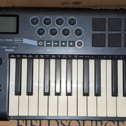 M- Axiom 25 Controller 