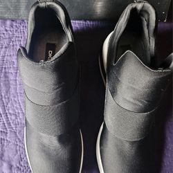 DKNY WOMEN'S SLIP-ON BORG SNEAKER