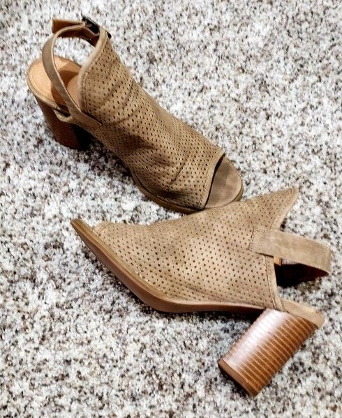Tan Suade Heels Size Womans 8