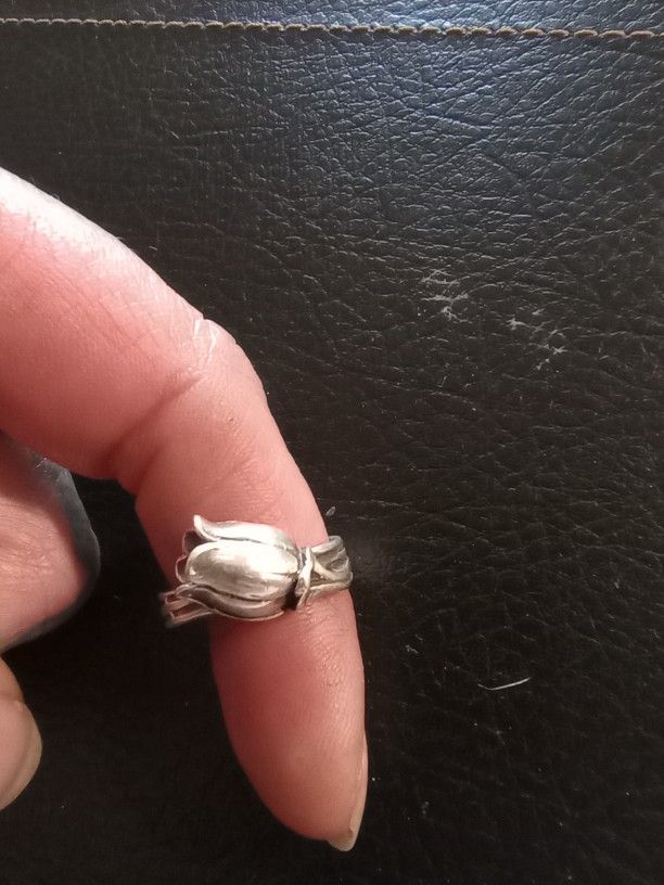 Sterling Silver Lilly Ring