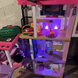 Barbie Dream house 