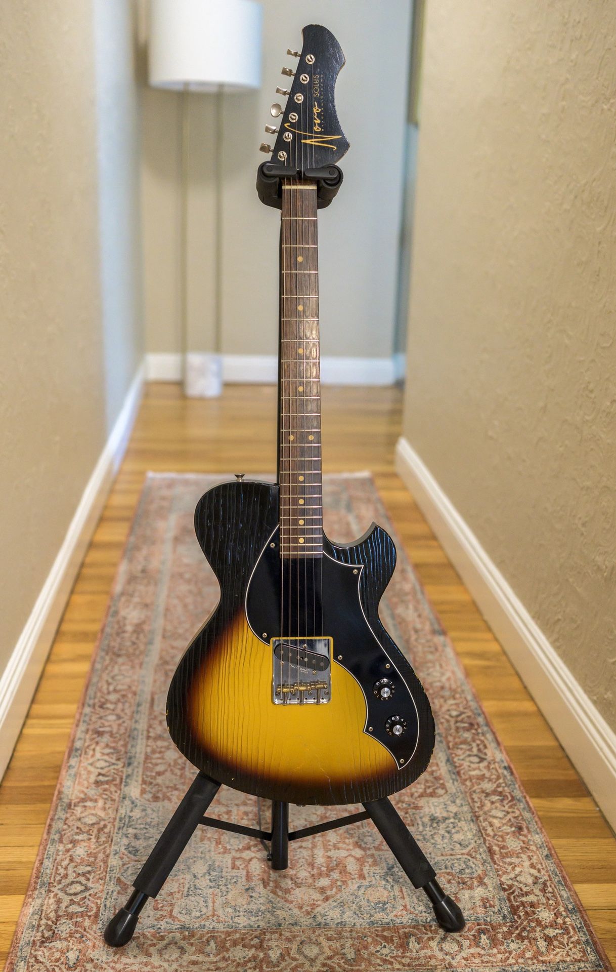 2021 Novo Solus  F1 Sunburst 
