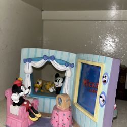 Minnie Mouse Disney Piece