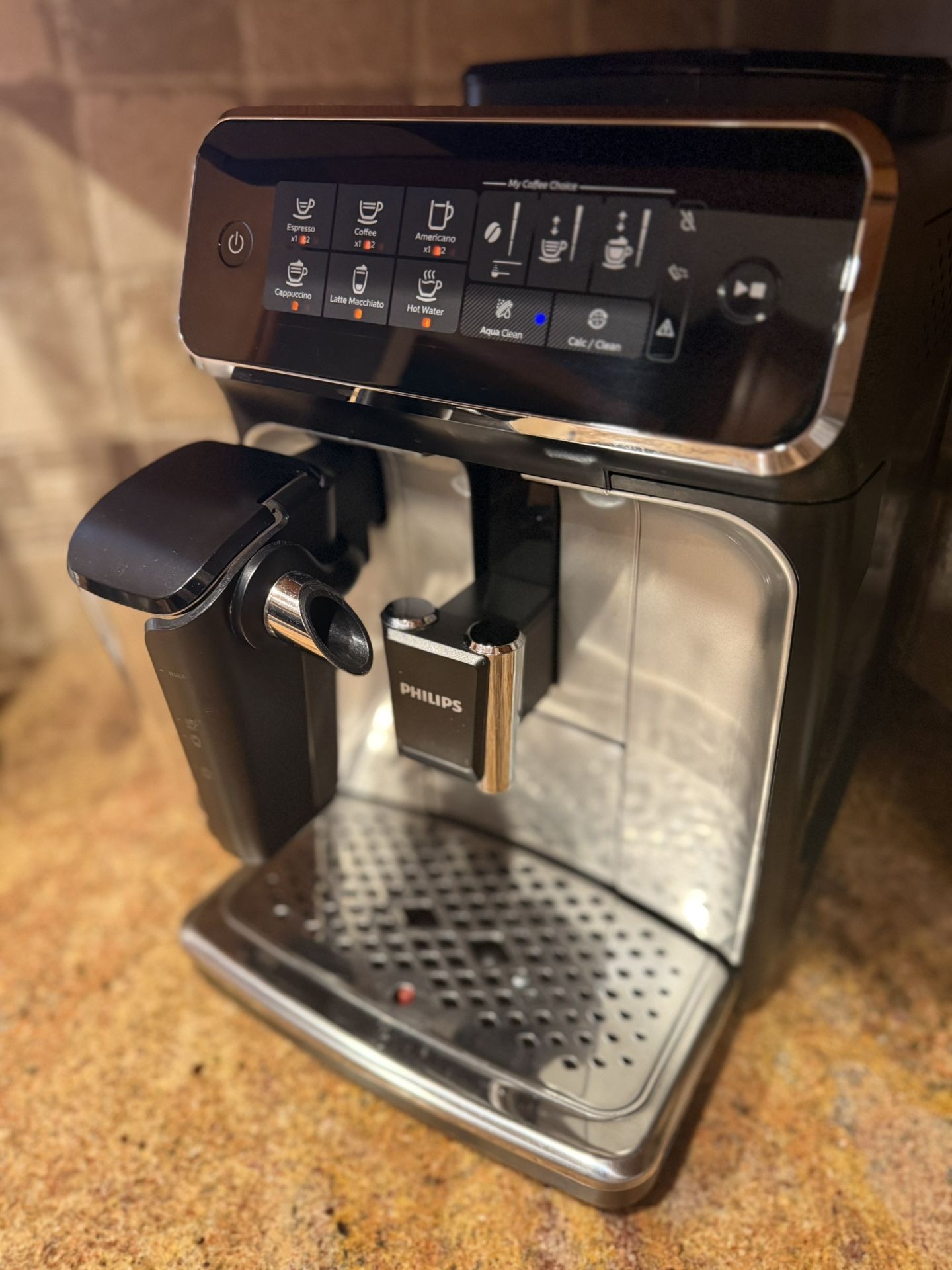 For Sale Philips 3200 Series Fully Automatic Espresso Machine, LatteGo Milk Frother $385