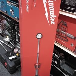 MILWAUKEE M18 DUAL POWER TOWER LIGHT (TOOL ONLY)