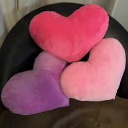 3 HEART SHAPED PILLOWS💜💗❤️