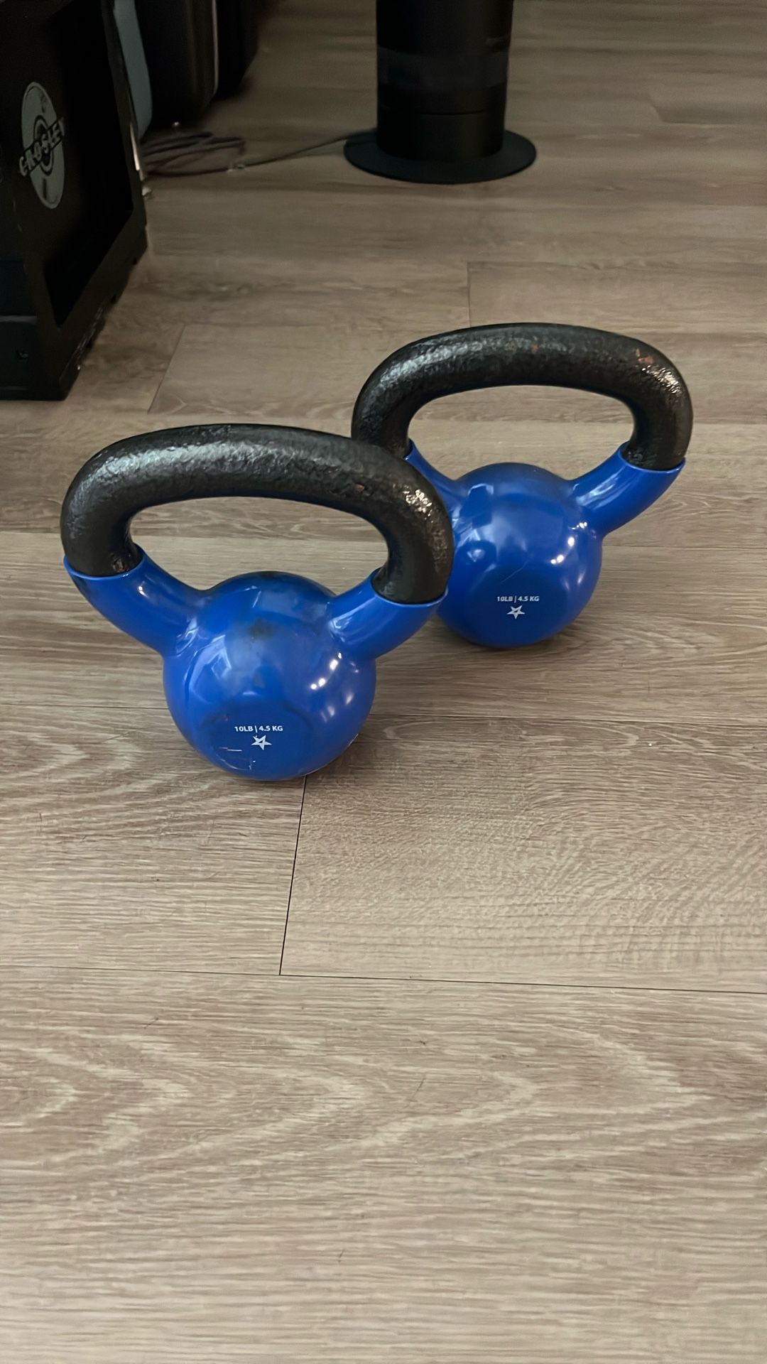 2 Kettlebell weights 10 pounds each